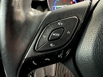 2017 Toyota C-HR - Thumbnail