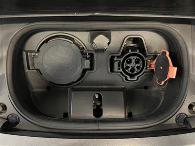 2019 Nissan Leaf - Thumbnail