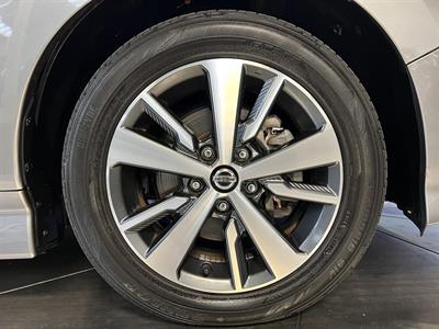 2019 Nissan Leaf - Thumbnail