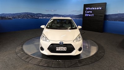 2016 Toyota Aqua - Thumbnail