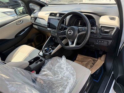2022 Nissan Leaf - Thumbnail