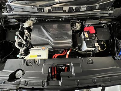 2021 Nissan Leaf - Thumbnail