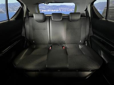 2015 Toyota Aqua - Thumbnail