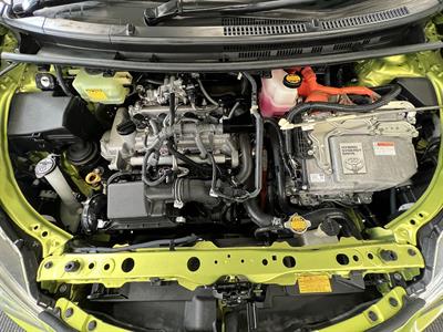 2015 Toyota Aqua - Thumbnail