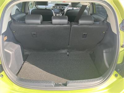 2015 Toyota Aqua - Thumbnail
