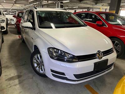 2015 Volkswagen Golf - Thumbnail