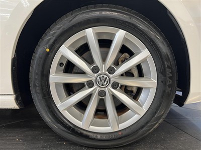 2015 Volkswagen Golf - Thumbnail
