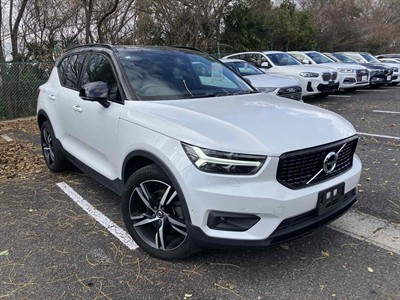 2020 Volvo XC40 - Thumbnail