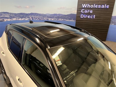 2020 Volvo XC40 - Thumbnail