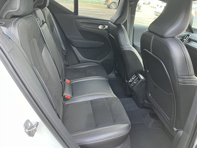 2020 Volvo XC40 - Thumbnail