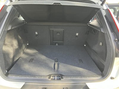 2020 Volvo XC40 - Thumbnail