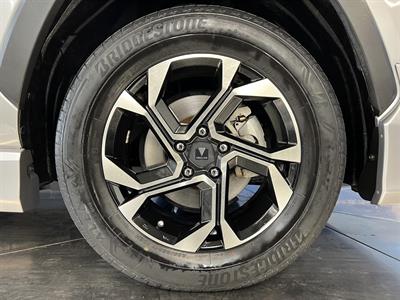 2019 Toyota RAV4 - Thumbnail