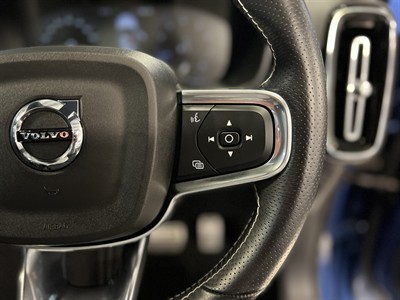 2021 Volvo XC40 - Thumbnail