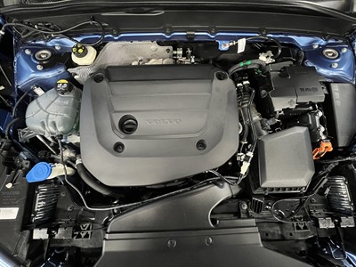 2021 Volvo XC40 - Thumbnail