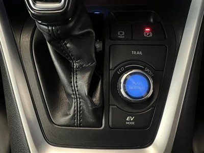 2020 Toyota RAV4 - Thumbnail