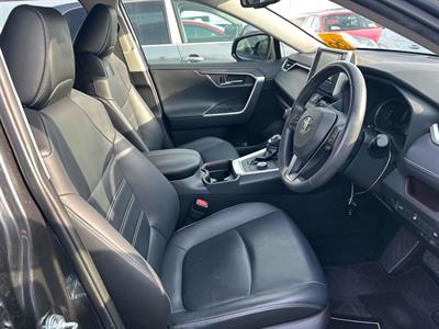 2020 Toyota RAV4 - Thumbnail
