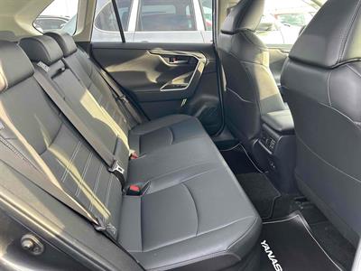 2020 Toyota RAV4 - Thumbnail