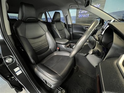 2020 Toyota RAV4 - Thumbnail